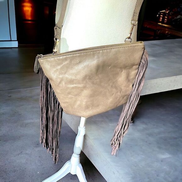 Fringe Hippie Purse l Crossbody Shoulder l Adjustable strap l Zip closure l VGUC - Picture 12 of 15